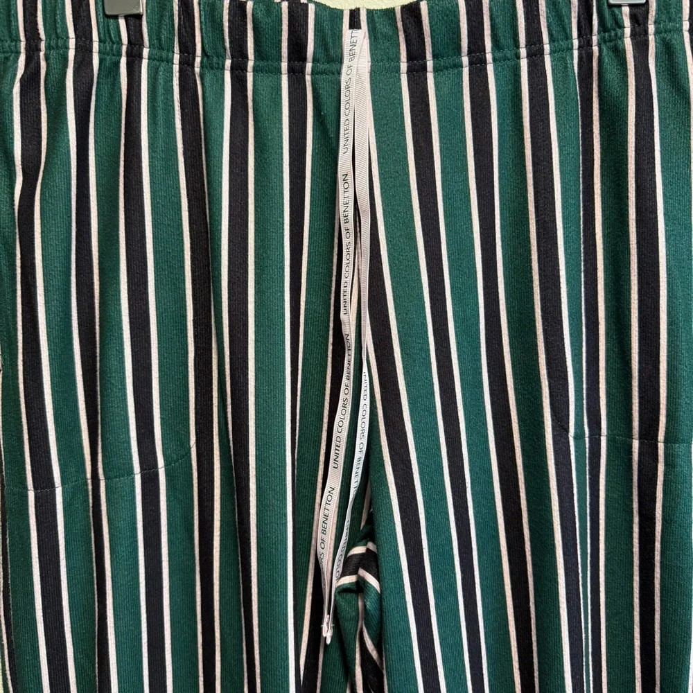 United Colors Of Benetton Green Striped Pajama Set - Picture 6 of 8